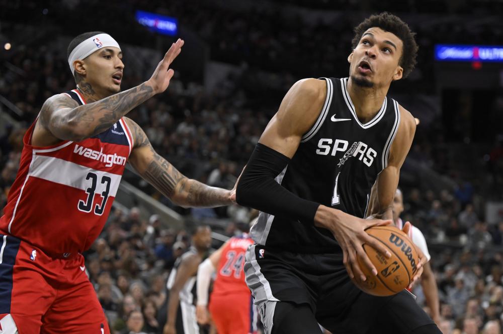 曼联仅仅略 曼联仅仅略