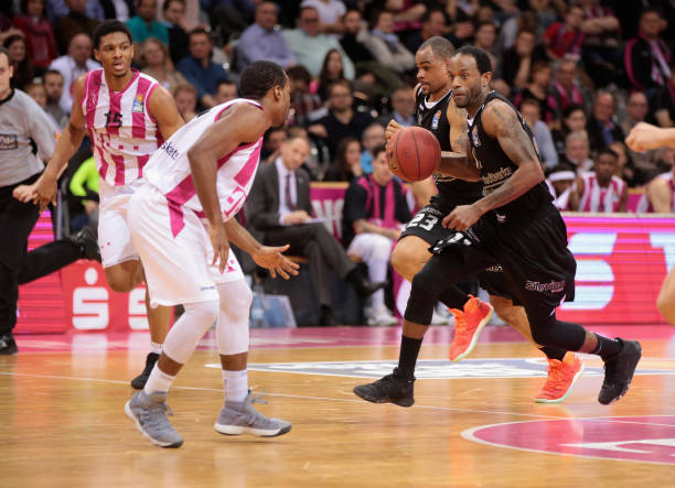 进球荣膺世 进球荣膺世